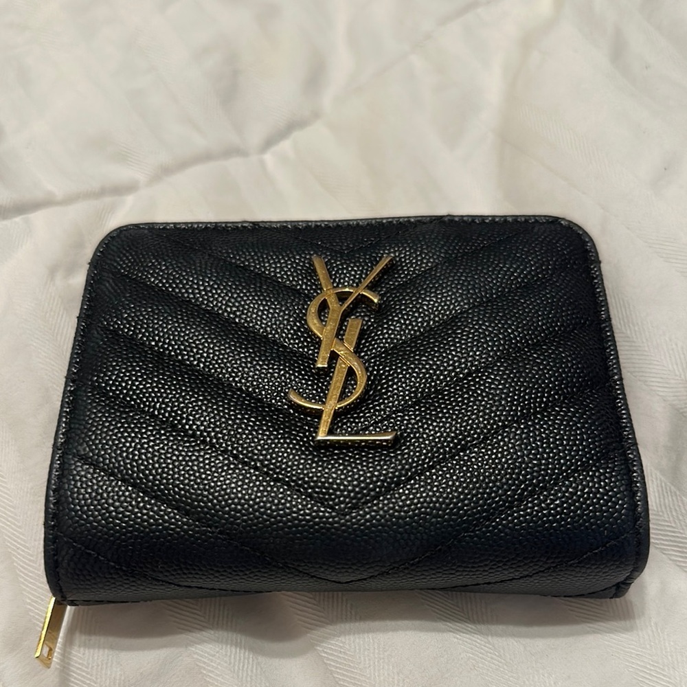 Yves Saint Laurent CASSANDRE MATELASSÉ Black Quilted Wallet GRAIN ZIP AROUND